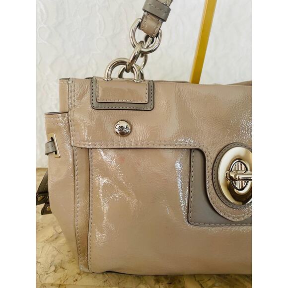 Bundle of 2 Coach Carryall Dove Grey patent leather 19756M and makeup bag - Picture 8 of 10